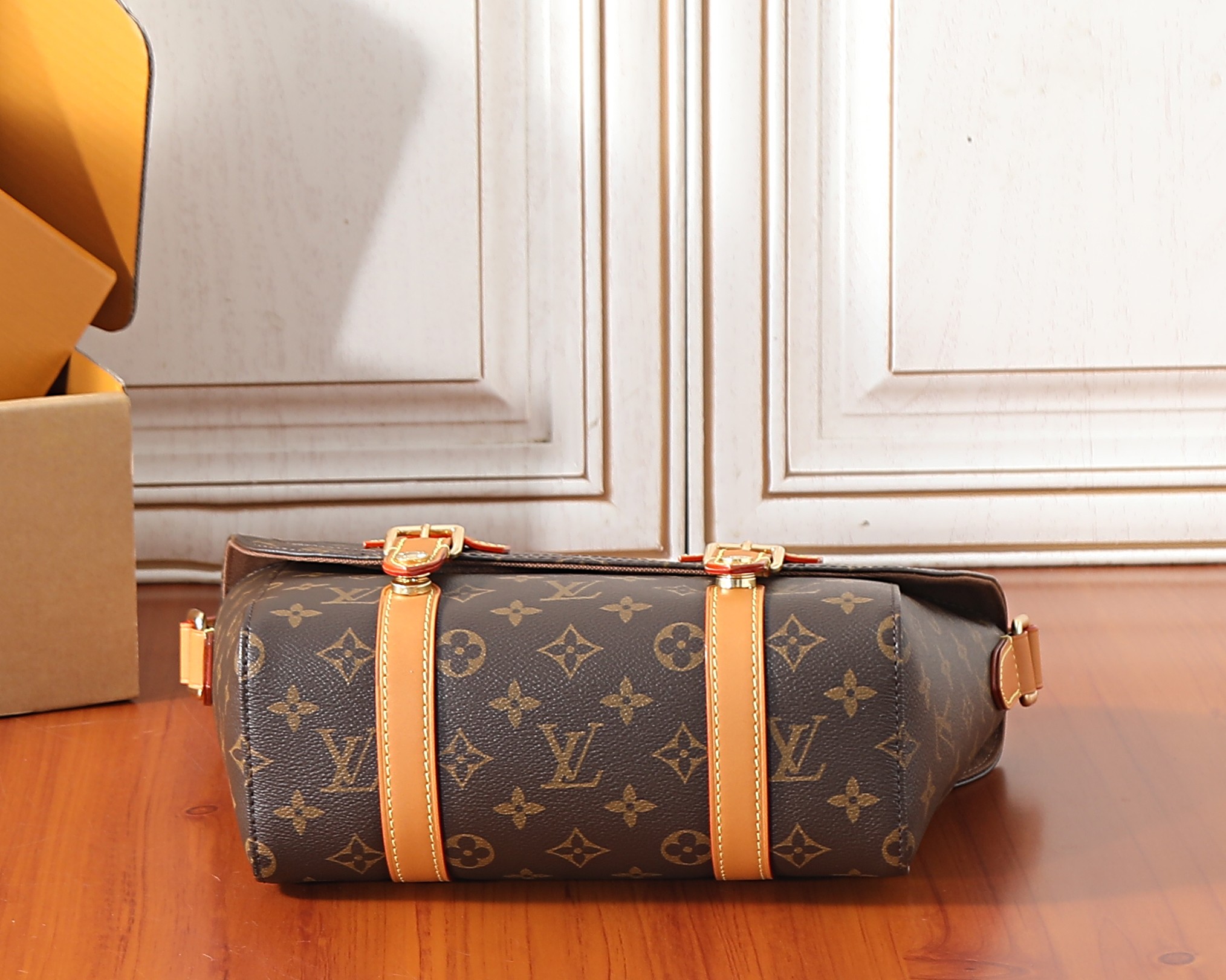 루이비통 크리스토퍼 메신저백