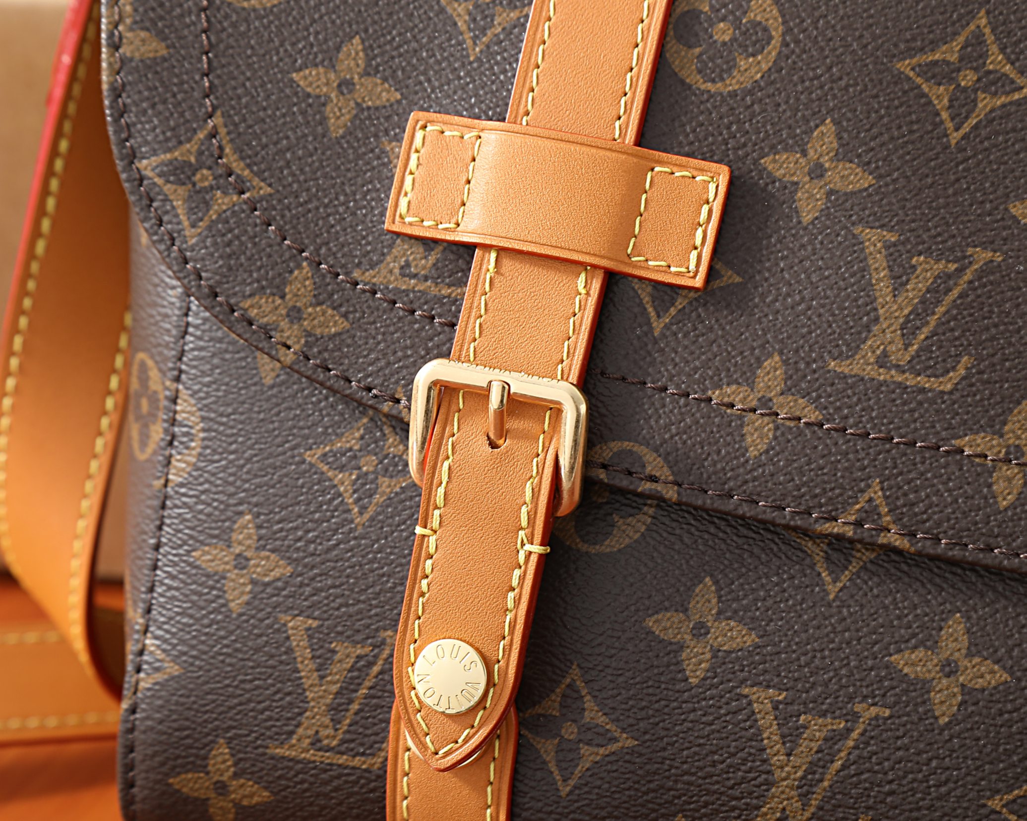 루이비통 크리스토퍼 메신저백