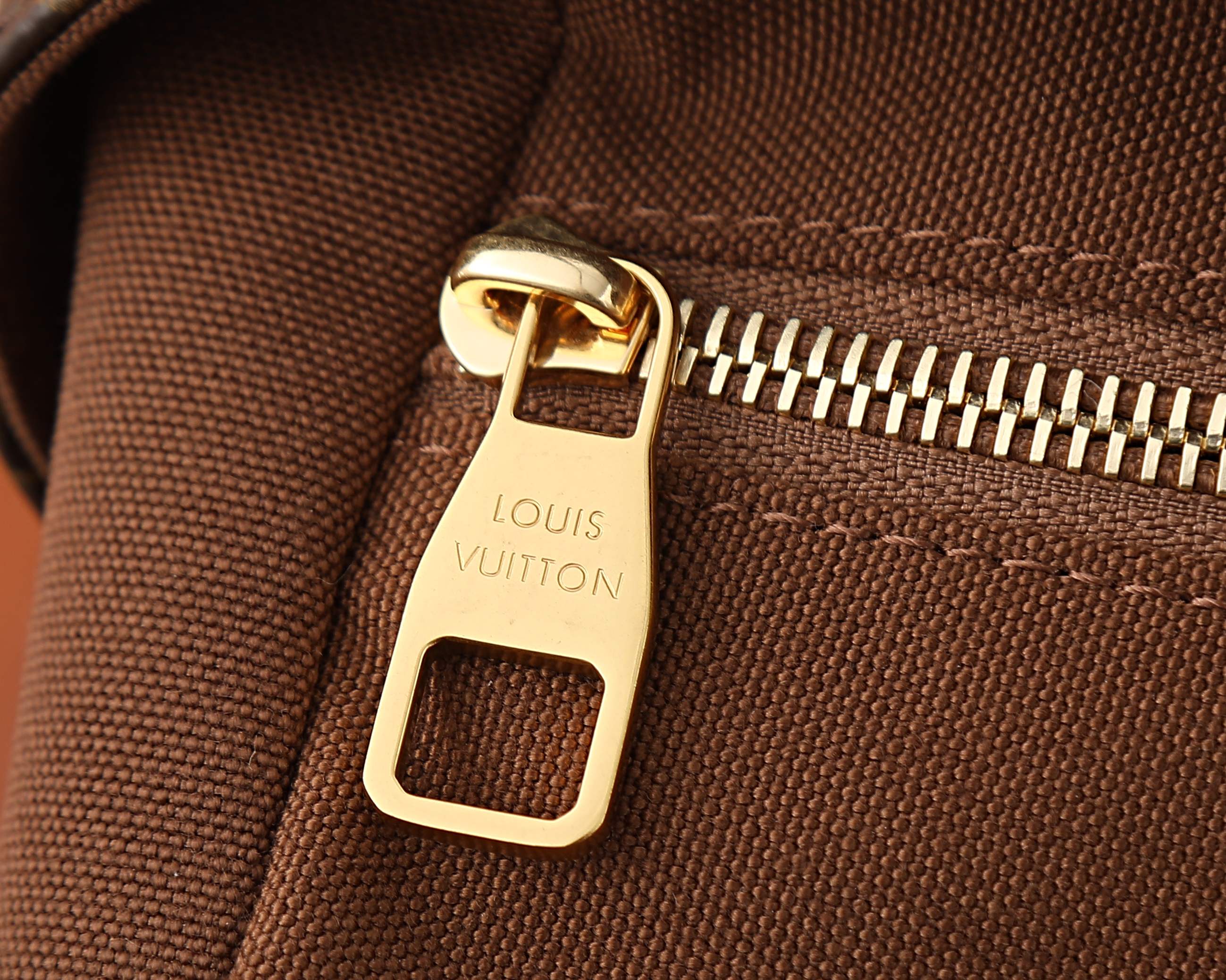 루이비통 크리스토퍼 메신저백