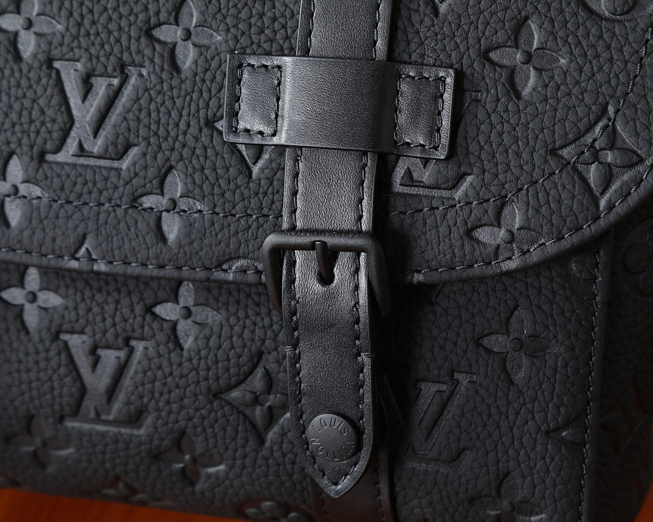 루이비통 크리스토퍼 메신저백