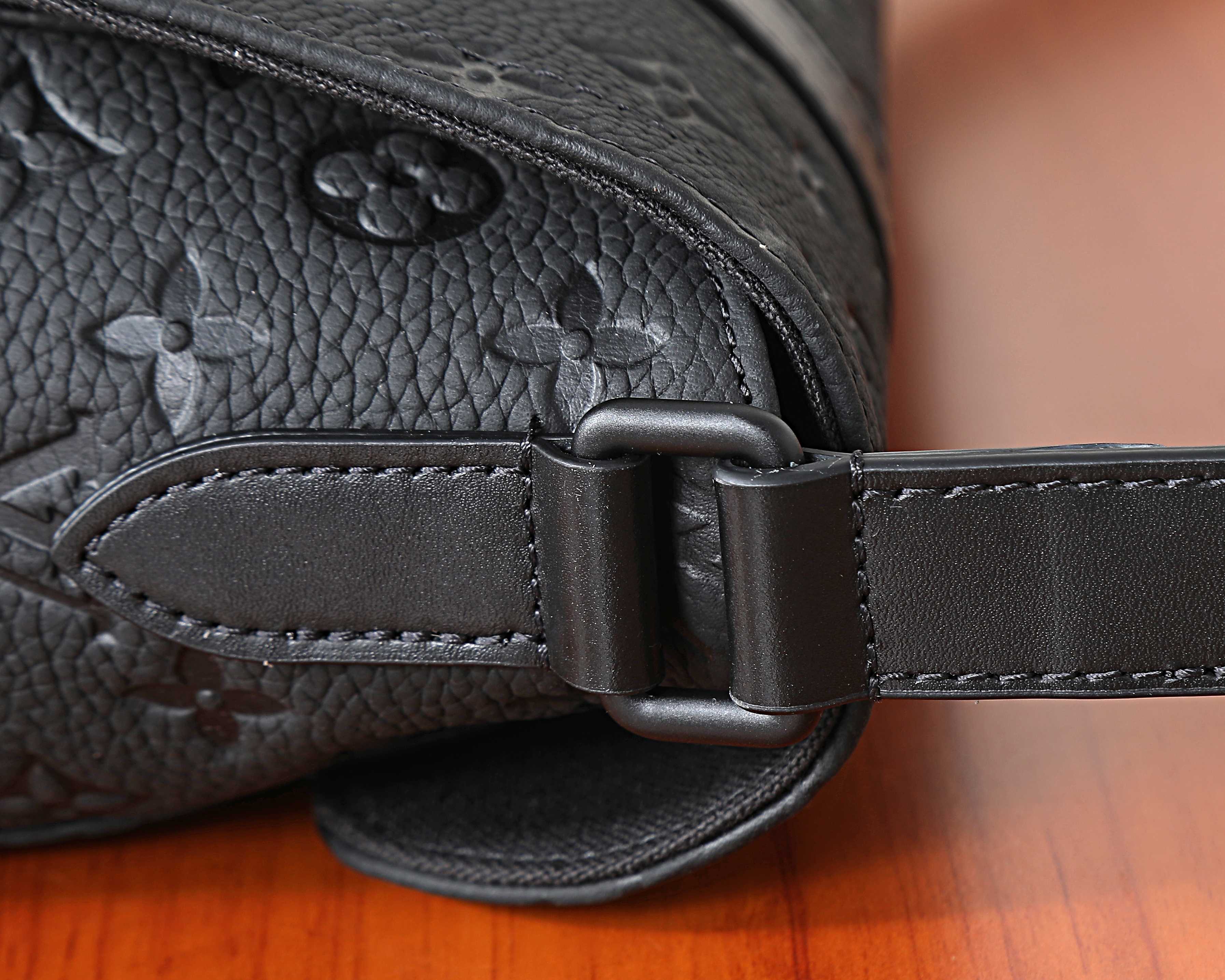 루이비통 크리스토퍼 메신저백