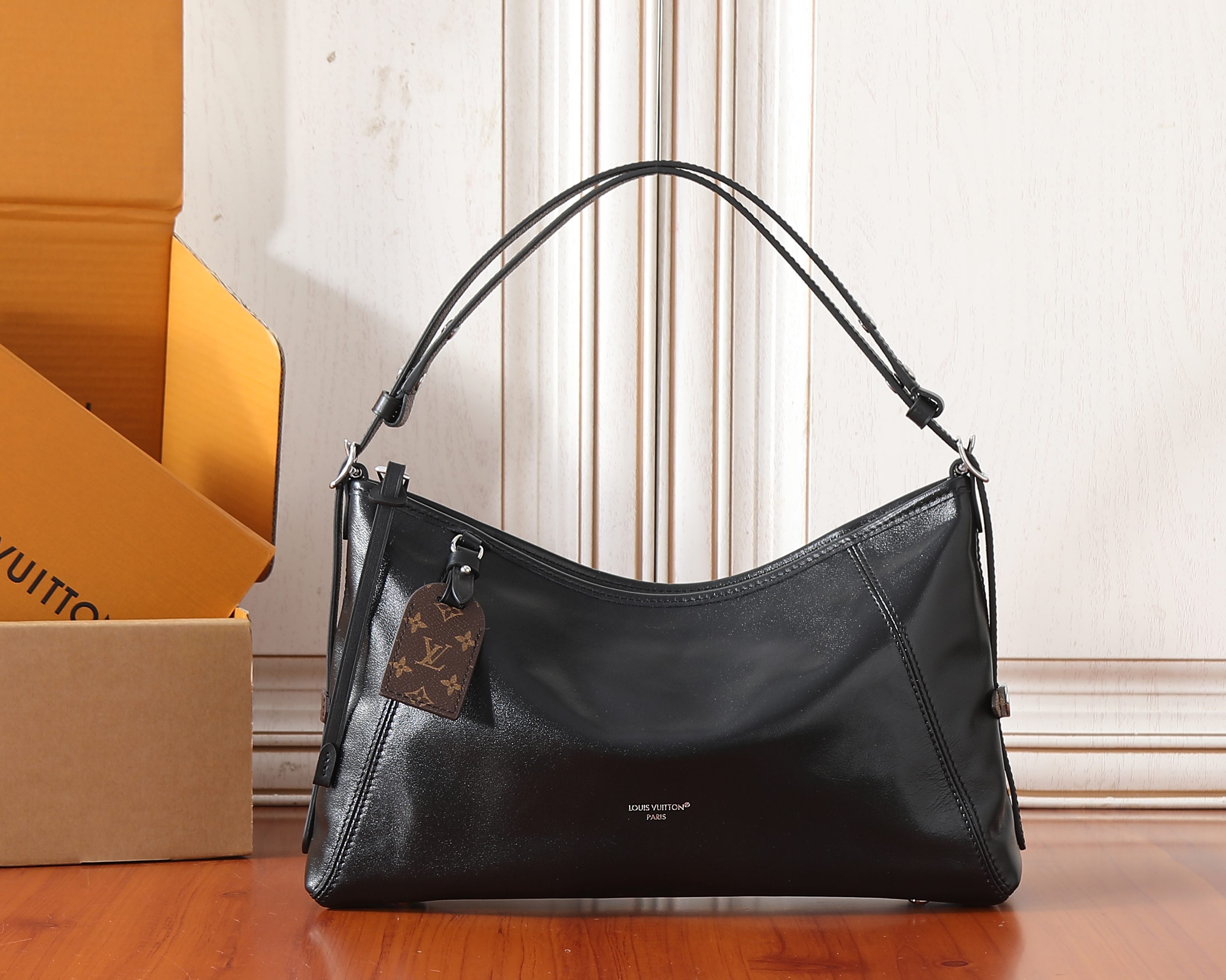 루이비통 캐리올 이스트 웨스트