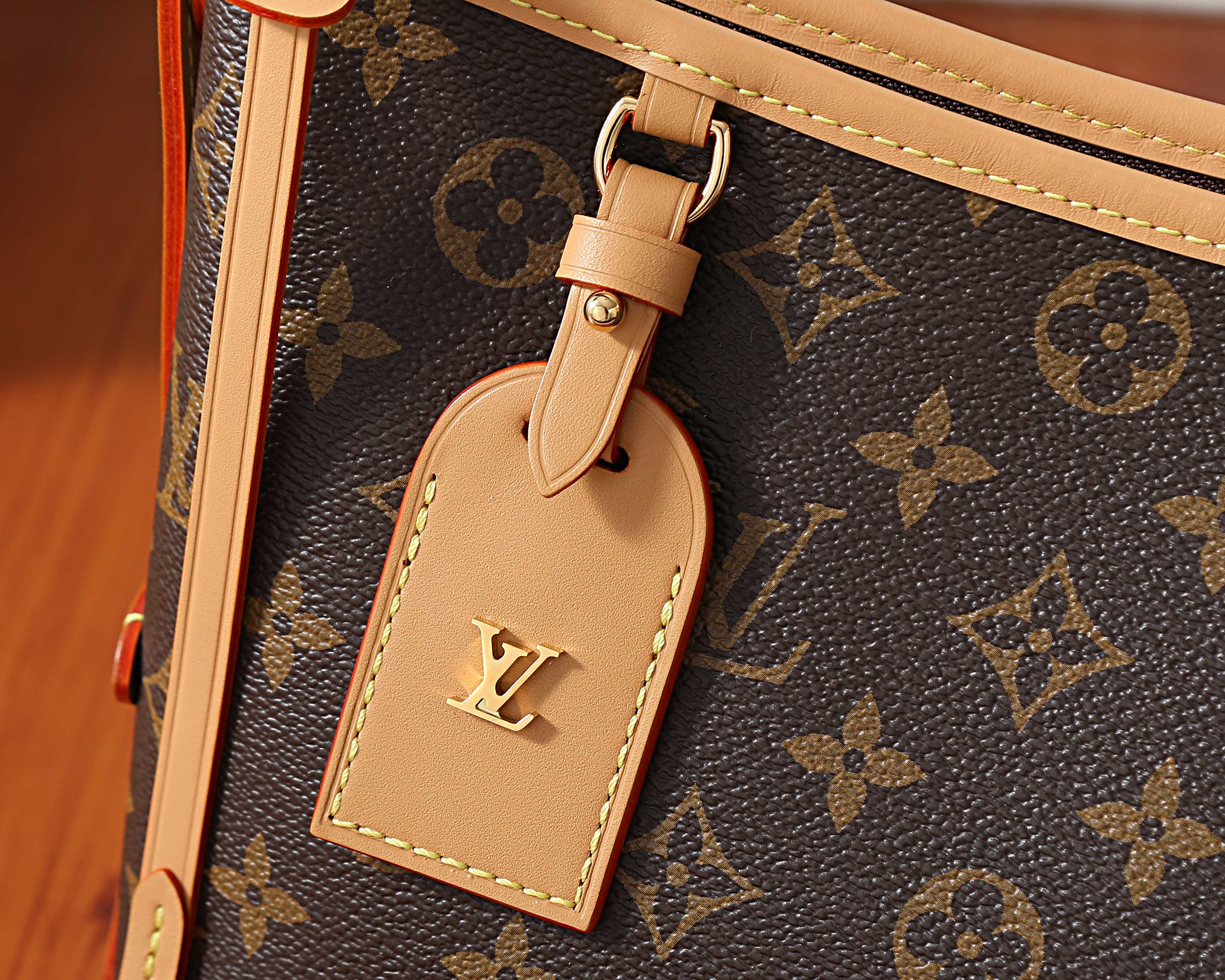 루이비통 캐리올 이스트 웨스트