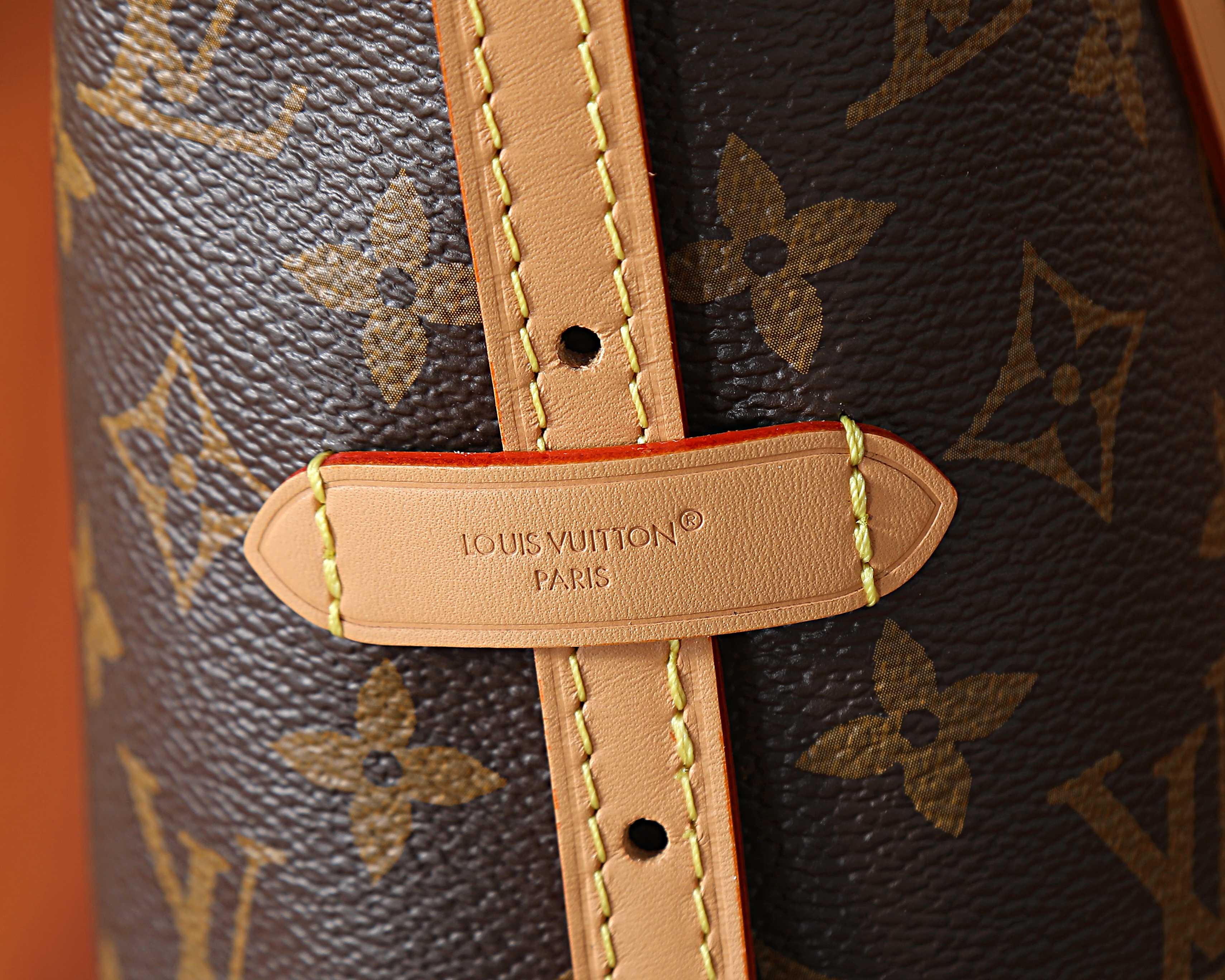 루이비통 캐리올 이스트 웨스트