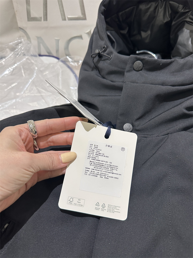 몽클레어 Livradois 리브라도이스 후드 다운 패딩 자켓