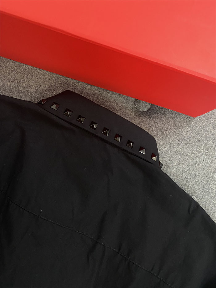 발렌티노 스터드 긴팔 셔츠