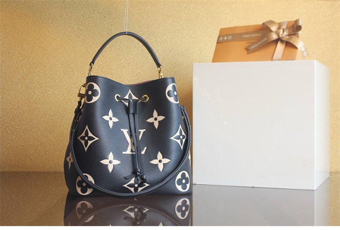 루이비통 네오노에 MM 앙프렝뜨 모노그램 M45497