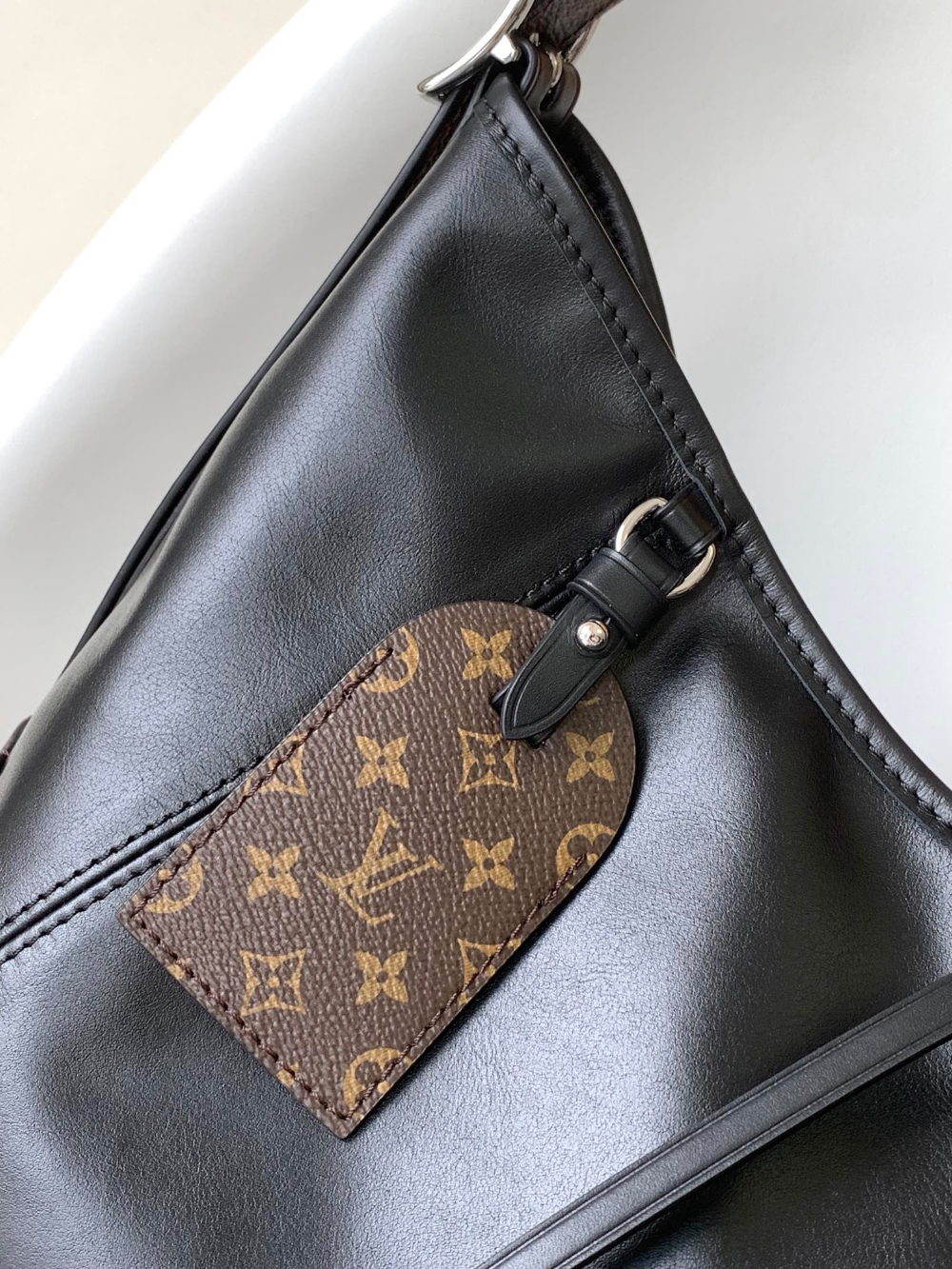 Louis Vuitton Carry All Cargo MM
