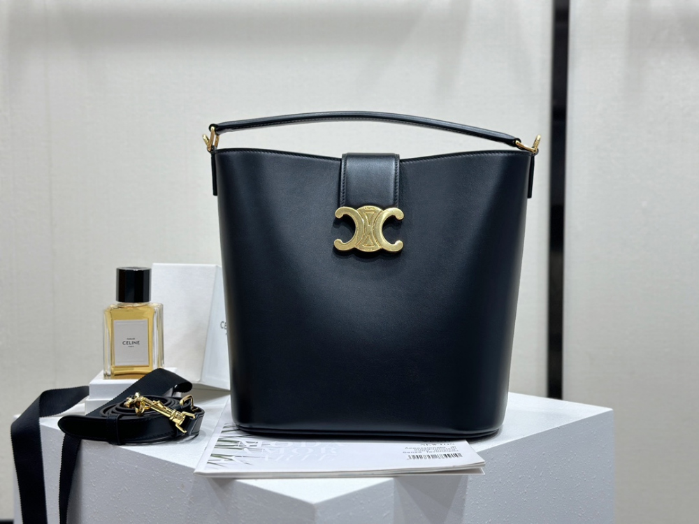 셀린느 Louise Bag Soft Calfskin