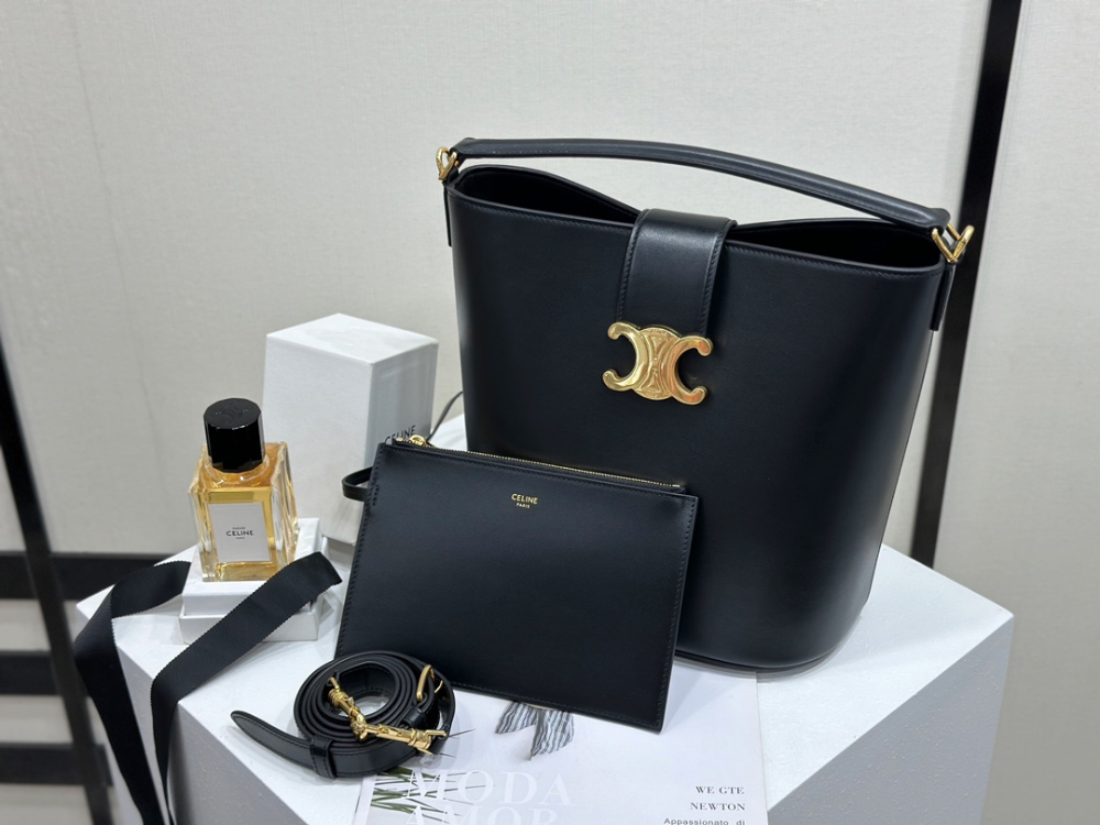 셀린느 Louise Bag Soft Calfskin