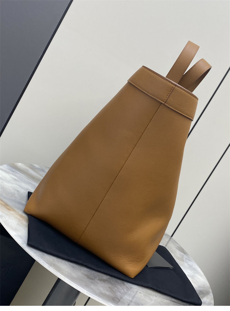 생로랑 레더 Y 토트백