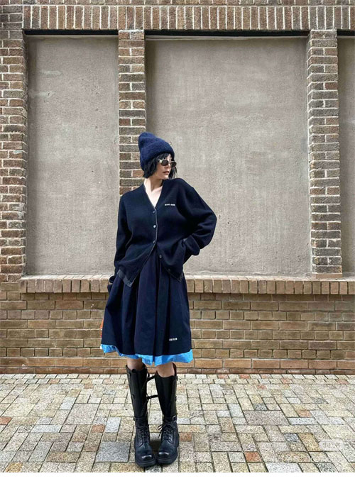 미우미우 체스트 로고 실크 캐시미어 스웨터 가디건