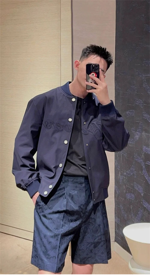 루이비통 엠브로이더드 LV 러버 블루종 자켓