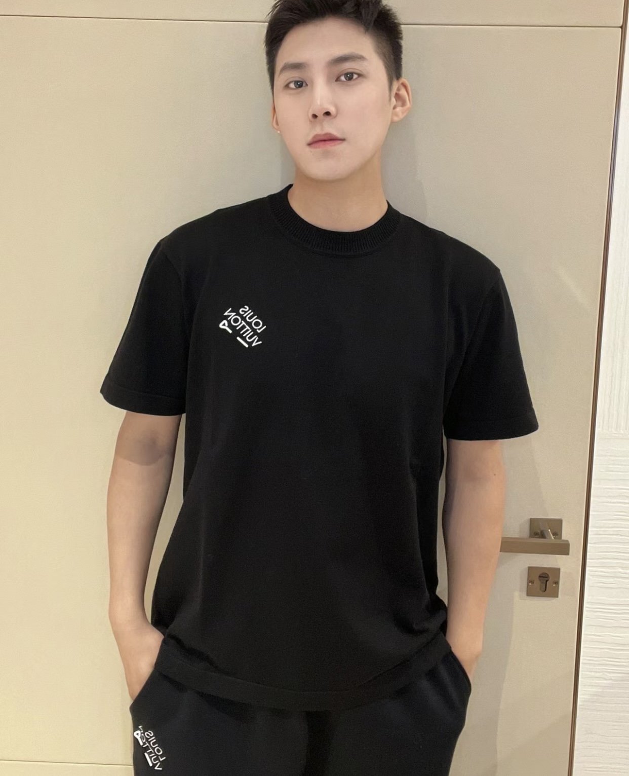 루이비통 엠브로이더드 시그니처 쇼트 슬리브 코튼 니트 반팔 “4COLOR”