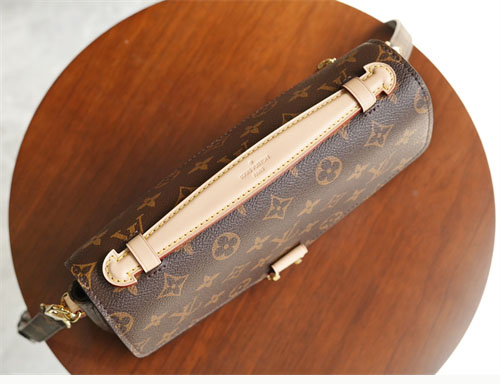 루이비통 포쉐트 메티스 모노그램 M44875