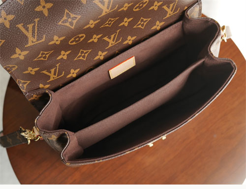 루이비통 포쉐트 메티스 모노그램 M44875