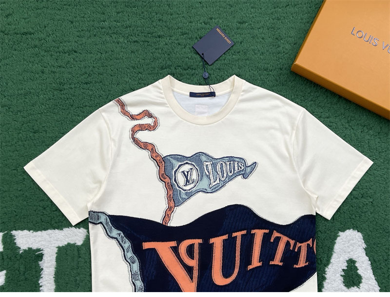 루이비통 LV 클럽 플래그 모티프 인따르시아 그래픽 티셔츠