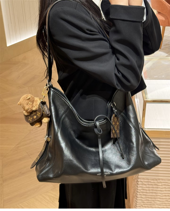 루이비통 캐리올 카고 MM M25143