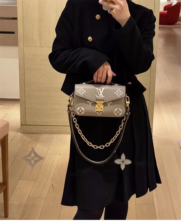 루이비통 포쉐트 메티스 이스트 웨스트 앙프렝뜨 모노그램 M23081