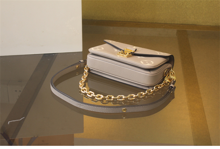 루이비통 포쉐트 메티스 이스트 웨스트 앙프렝뜨 모노그램 M23081