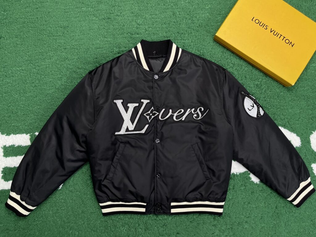 24SS루이비통 엠브로이더드 나일론 베이스볼 블루종 점퍼 블랙