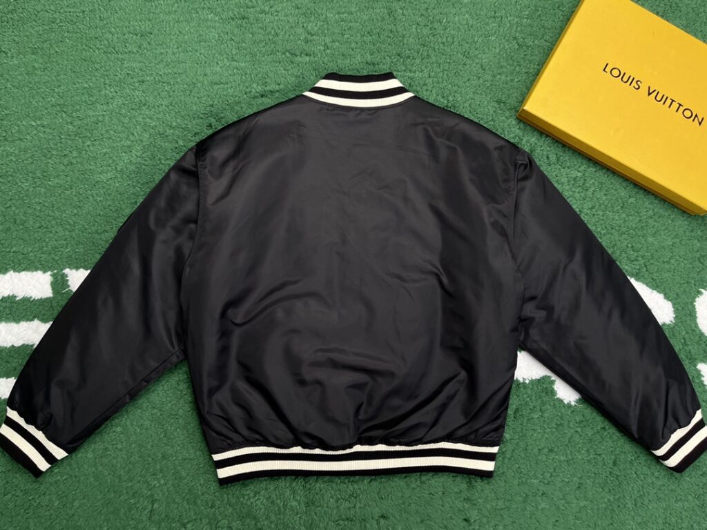 24SS루이비통 엠브로이더드 나일론 베이스볼 블루종 점퍼 블랙