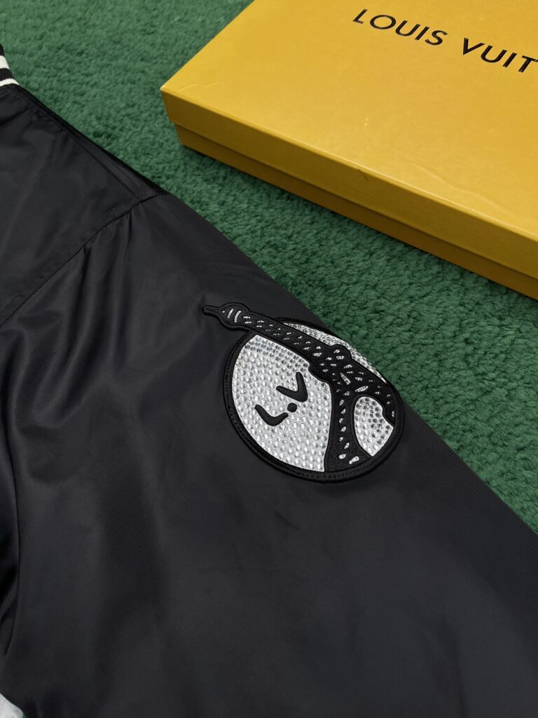 24SS루이비통 엠브로이더드 나일론 베이스볼 블루종 점퍼 블랙