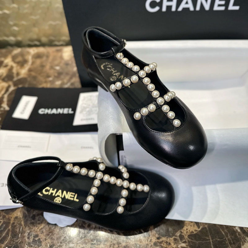 샤넬 카프스킨 진주 스트랩 메리제인 구두