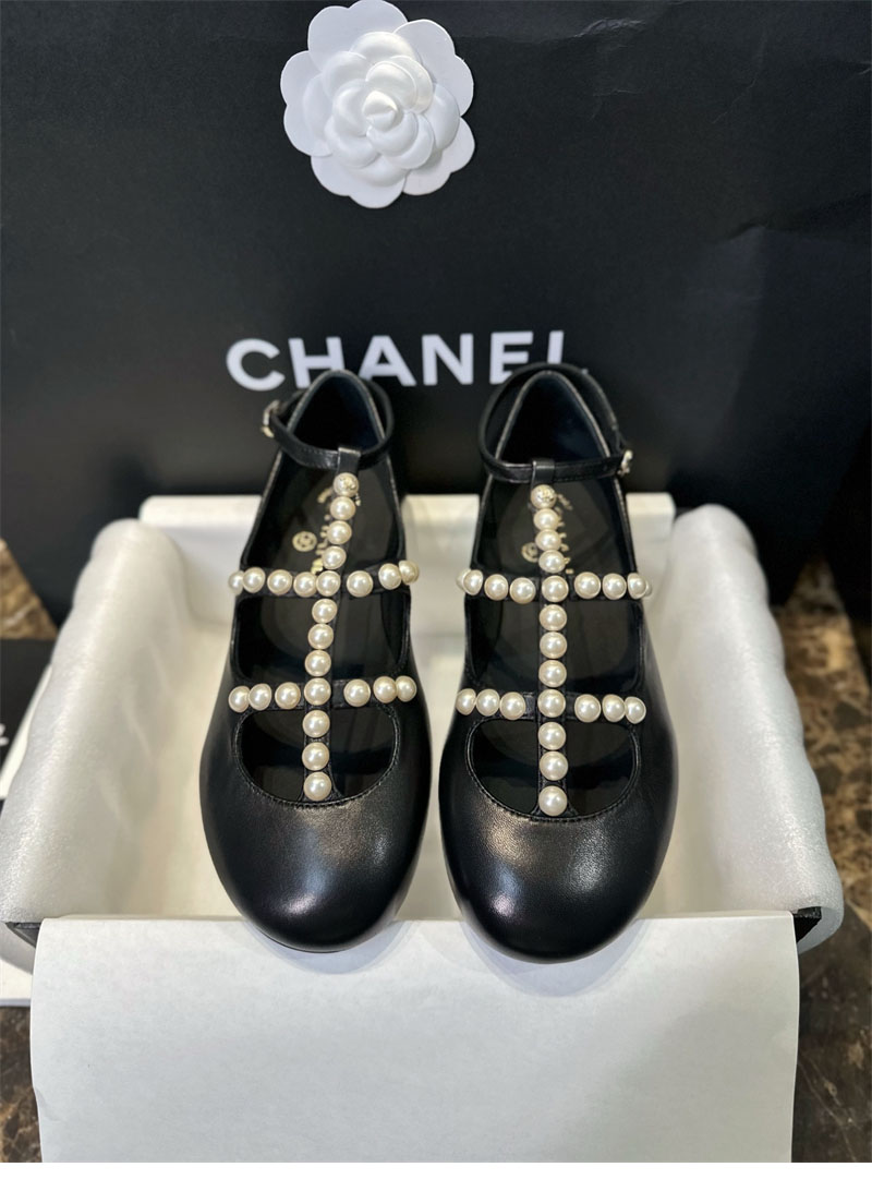 샤넬 카프스킨 진주 스트랩 메리제인 구두