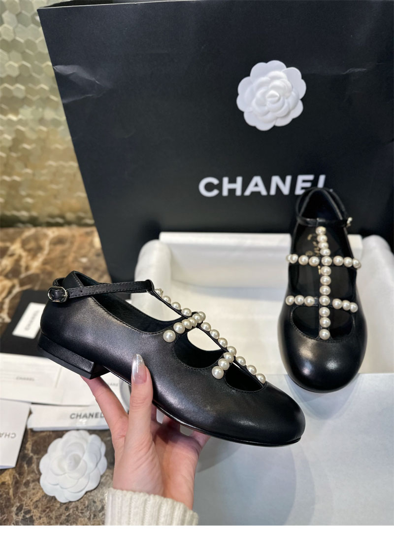 샤넬 카프스킨 진주 스트랩 메리제인 구두