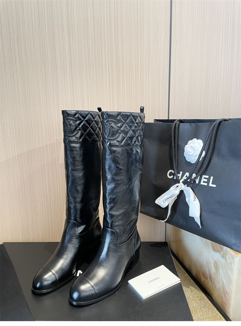 샤넬 퀼팅 롱 부츠