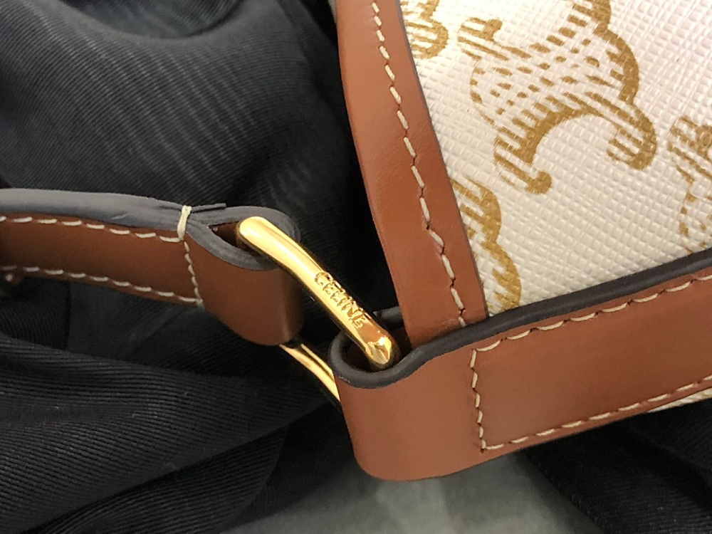 셀린느 퀴르 트리옹프 버킷백