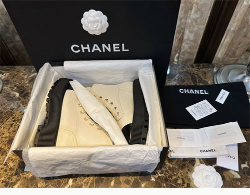 샤넬 23b 레이스업 투톤 부츠