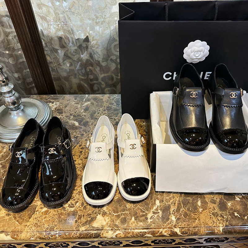 샤넬 23B CC로고 버클 메리제인 로퍼