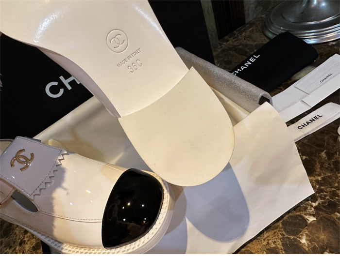 샤넬 23B CC로고 버클 메리제인 로퍼