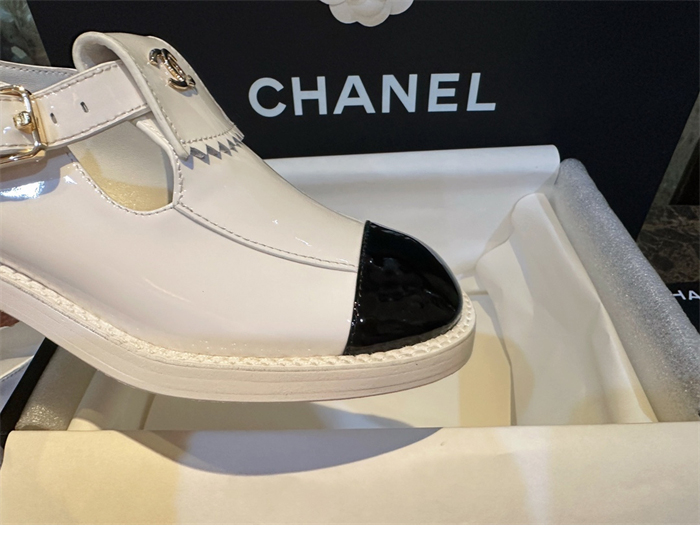 샤넬 23B CC로고 버클 메리제인 로퍼