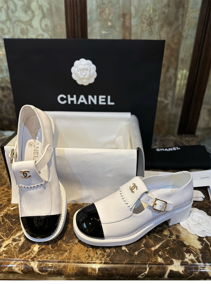 샤넬 23B CC로고 버클 메리제인 로퍼