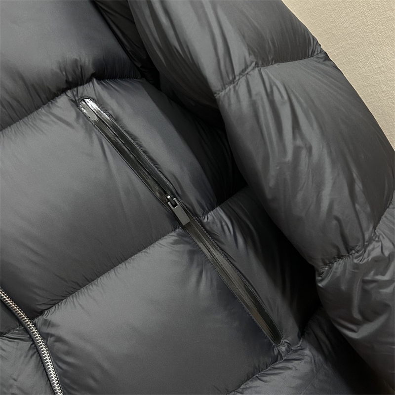 몽클레어 Tarn 타른 숏 다운 패딩 자켓