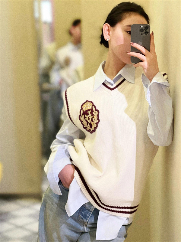 루이비통 루렉스 LV 크라운 패치 울 베스트