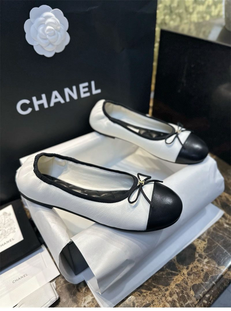샤넬 25C 투톤 발레리나 플랫 슈즈