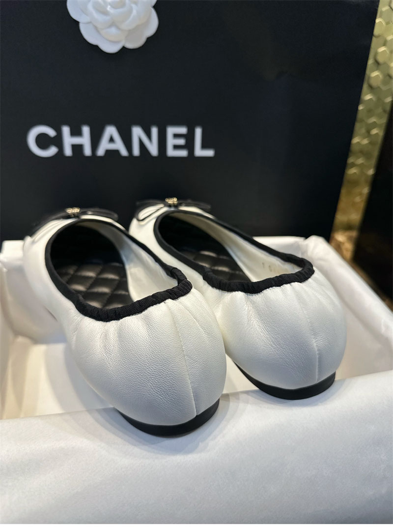 샤넬 25C 투톤 발레리나 플랫 슈즈