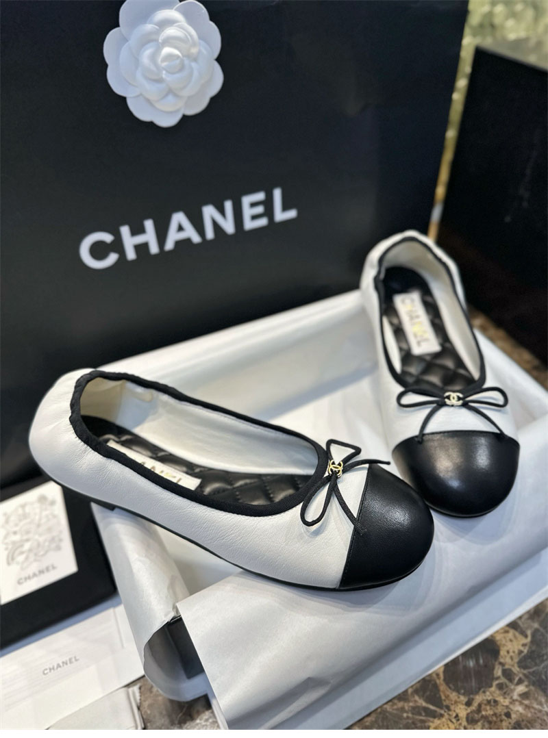 샤넬 25C 투톤 발레리나 플랫 슈즈