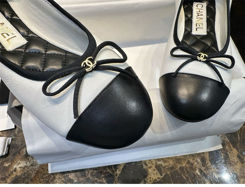 샤넬 25C 투톤 발레리나 플랫 슈즈