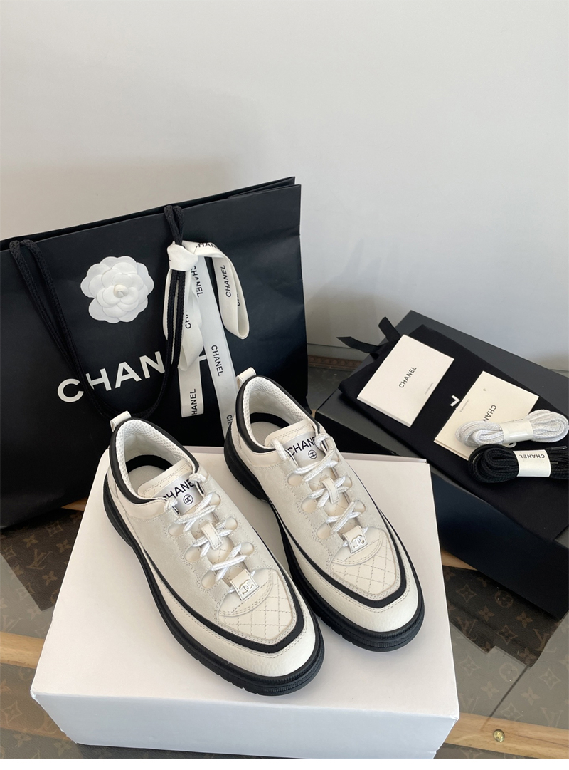 샤넬 25B 퀼팅 스니커즈