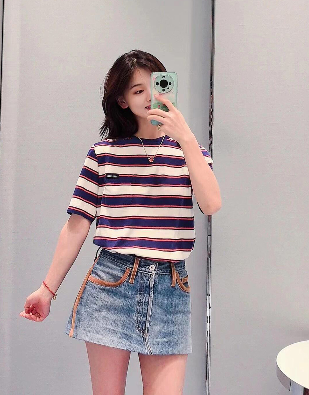 미우미우 로고 패치 스트라이프 코튼 반팔 티셔츠