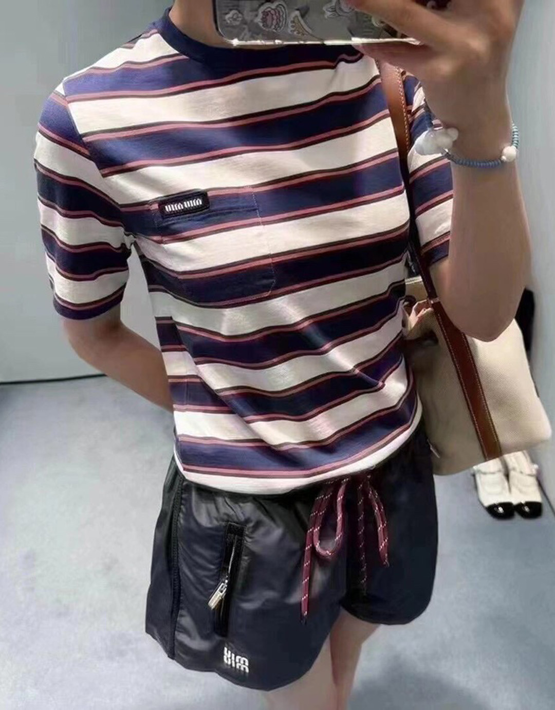 미우미우 로고 패치 스트라이프 코튼 반팔 티셔츠