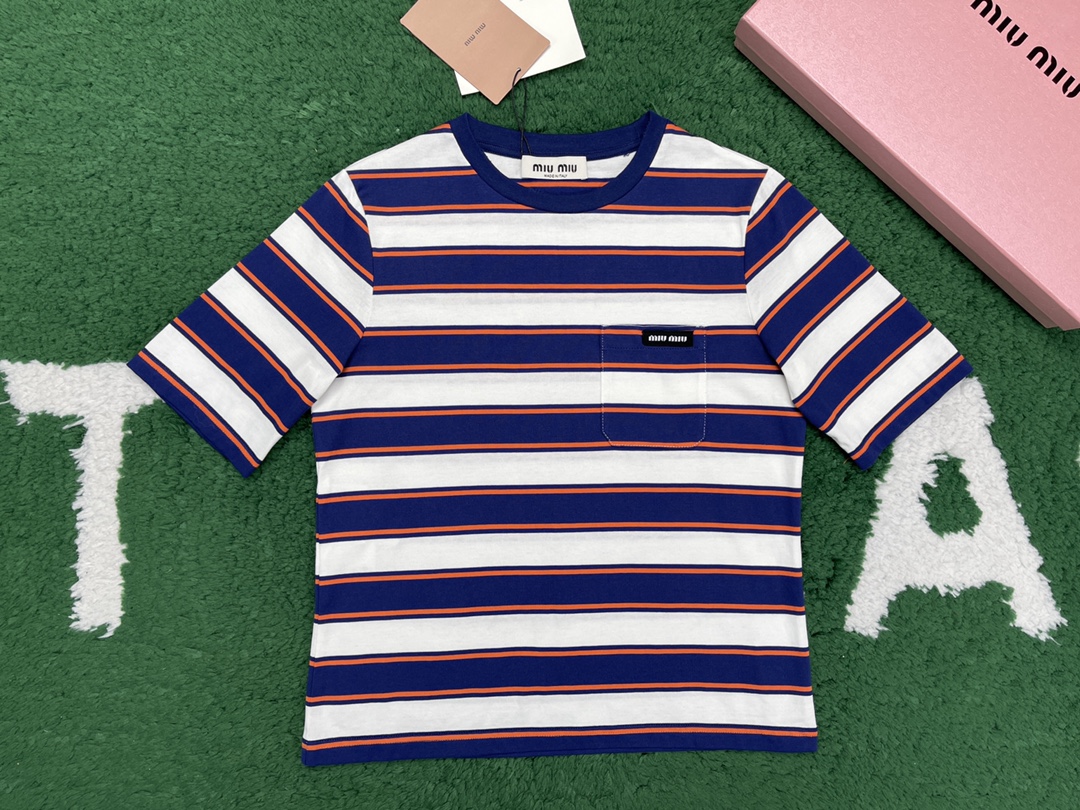 미우미우 로고 패치 스트라이프 코튼 반팔 티셔츠