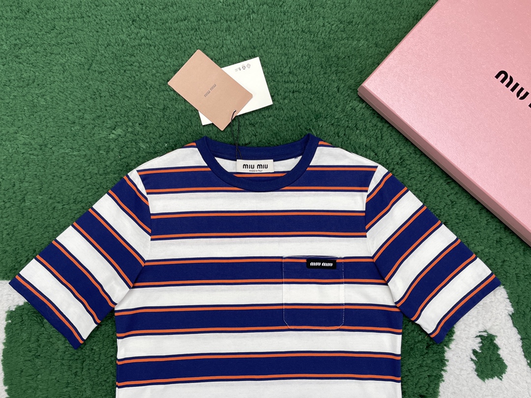 미우미우 로고 패치 스트라이프 코튼 반팔 티셔츠