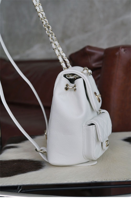 샤넬 24A HAAS 더블 포켓 듀마 백백 화이트