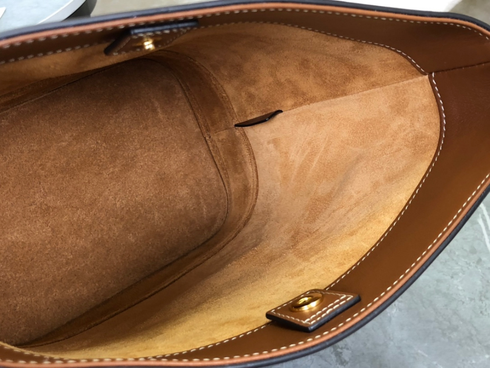 셀린느 퀴르 트리옹프 버킷백